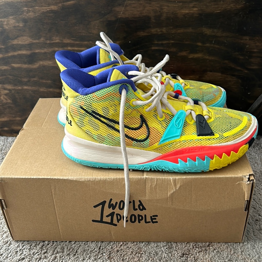 Kyrie 7 EP '1 WORLD 1 PEOPLE' basketball sneakers
